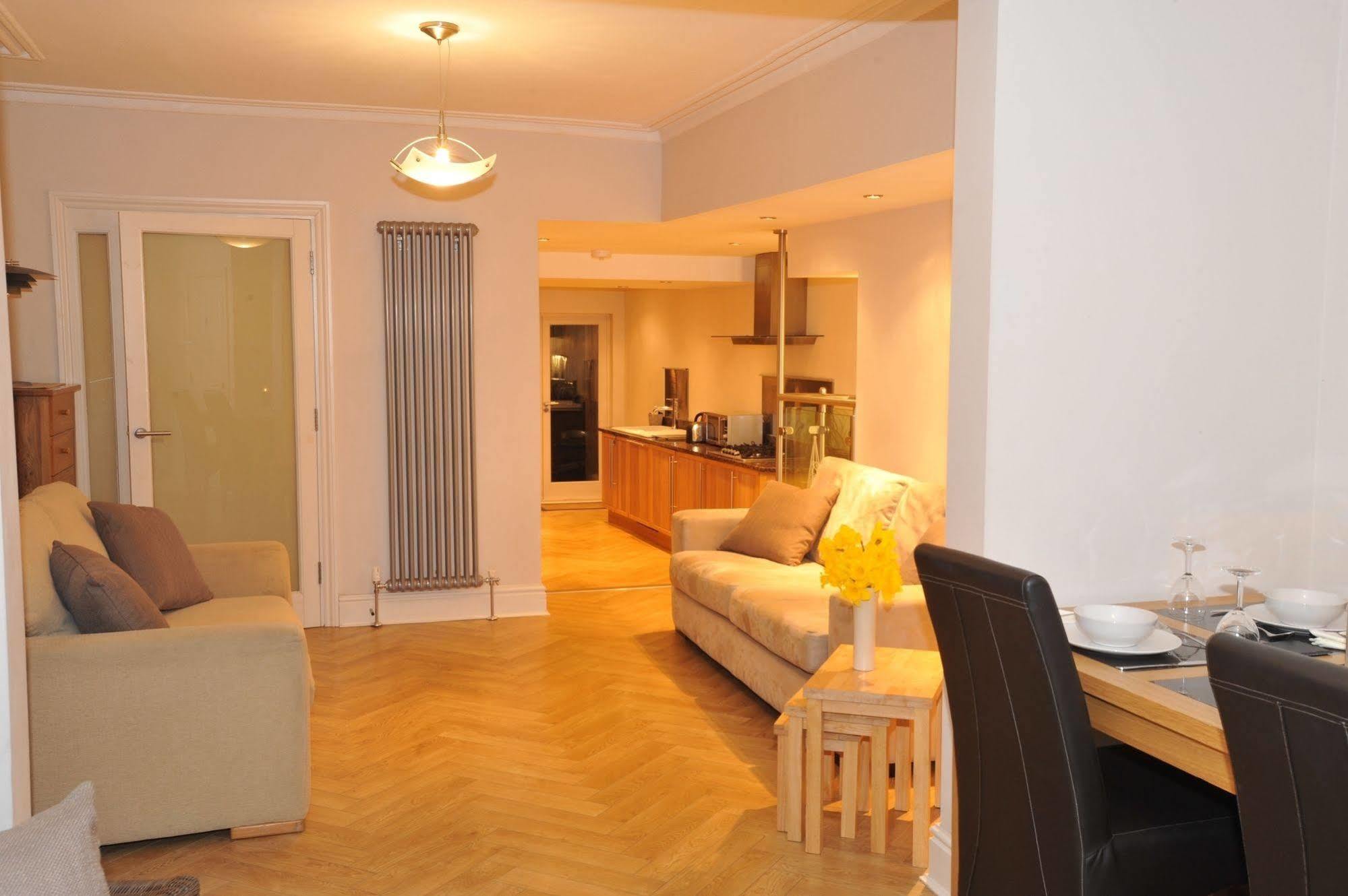 Chester Apartments Buitenkant foto