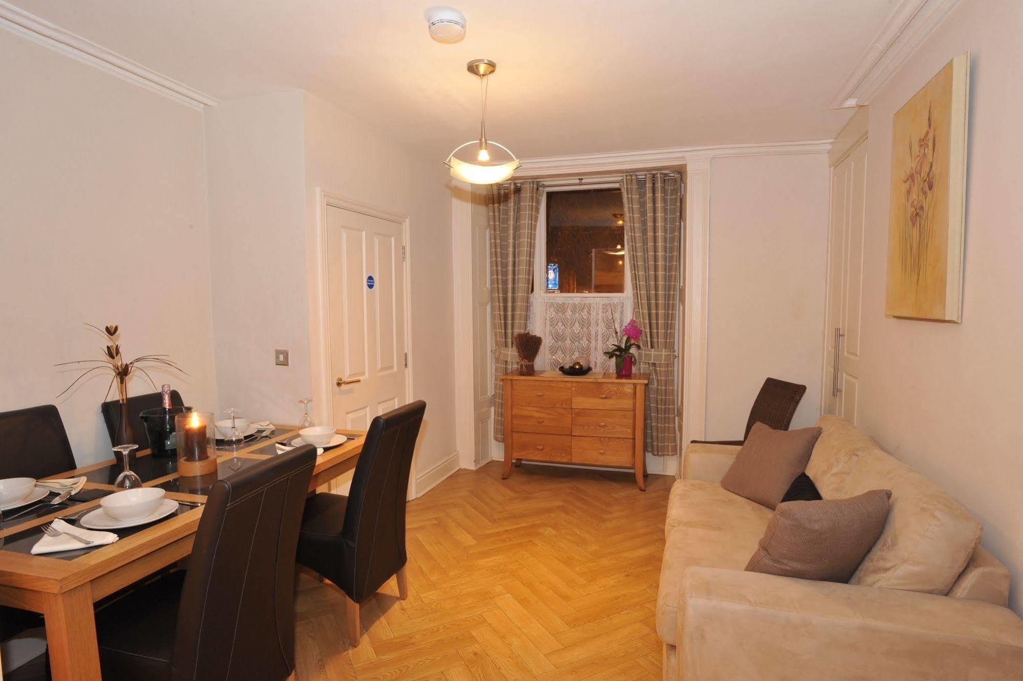 Chester Apartments Buitenkant foto